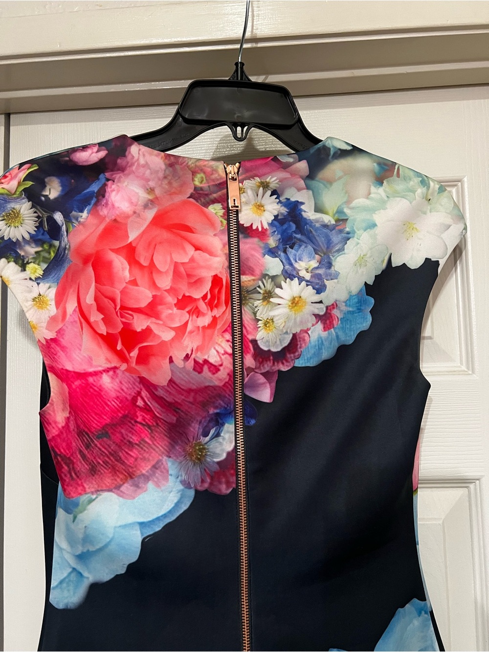 NWT TED BAKER BLACK BRYNEE FLORAL SCUBA SHEATH DRESS SIZE 2(TED BAKER) - Picture 11 of 14